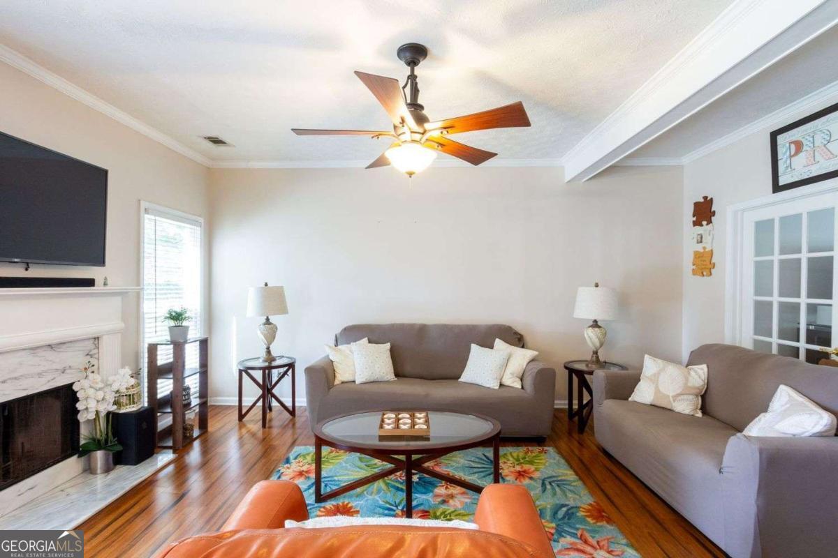 922 Heartwood Circle