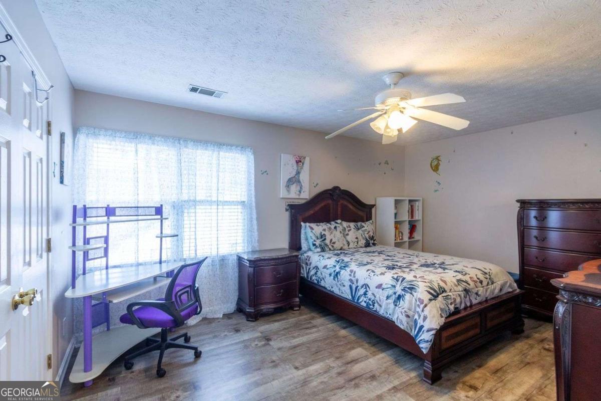 922 Heartwood Circle