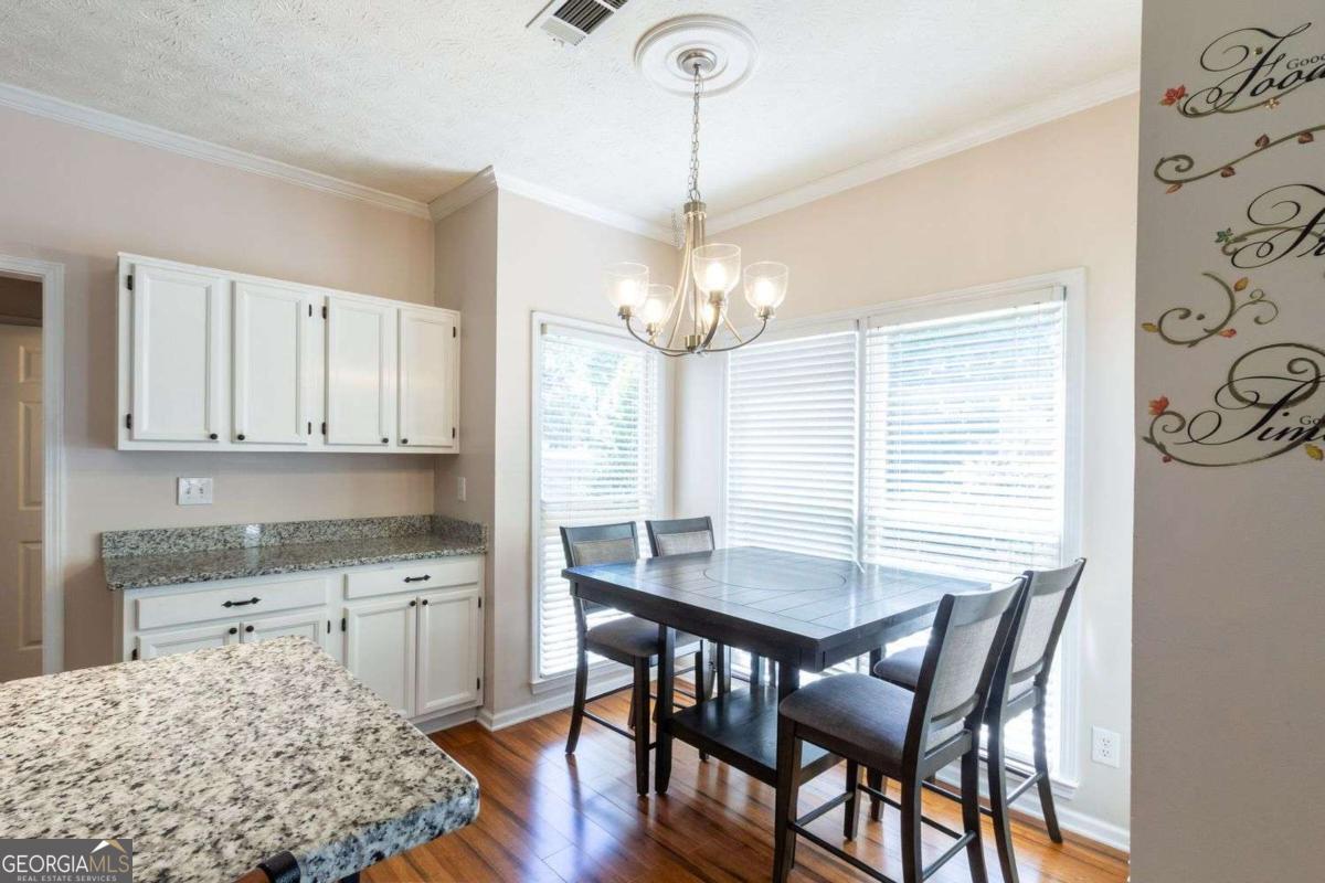 922 Heartwood Circle