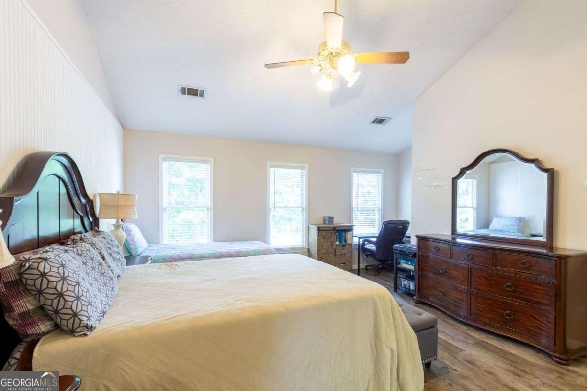922 Heartwood Circle