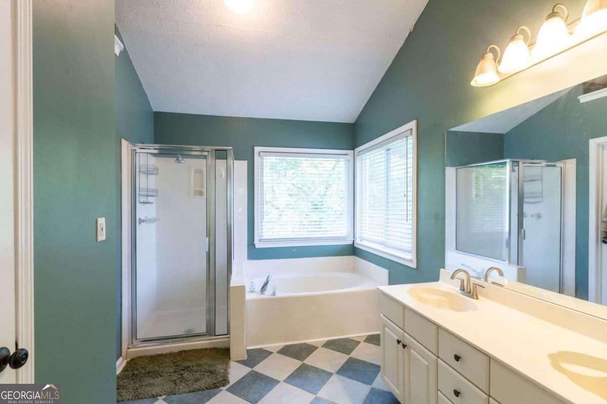 922 Heartwood Circle