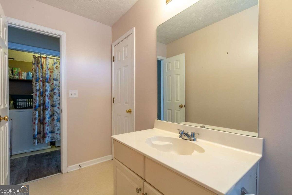 922 Heartwood Circle