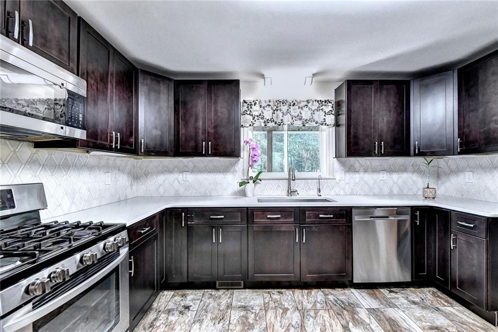955 Old Loganville Road