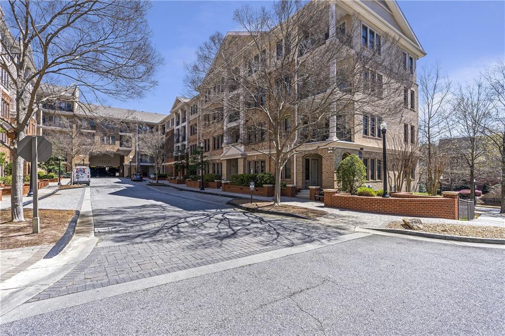 3621 Vinings Slope SE Unit 3204