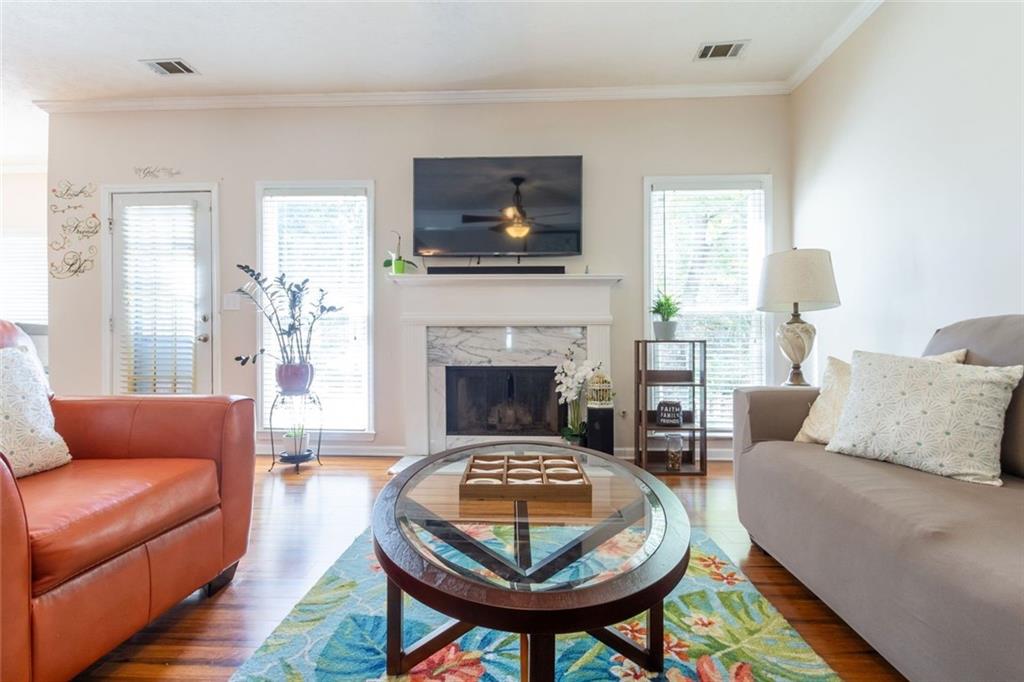 922 Heartwood Circle