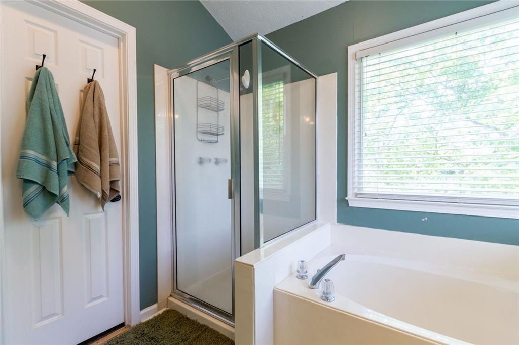 922 Heartwood Circle