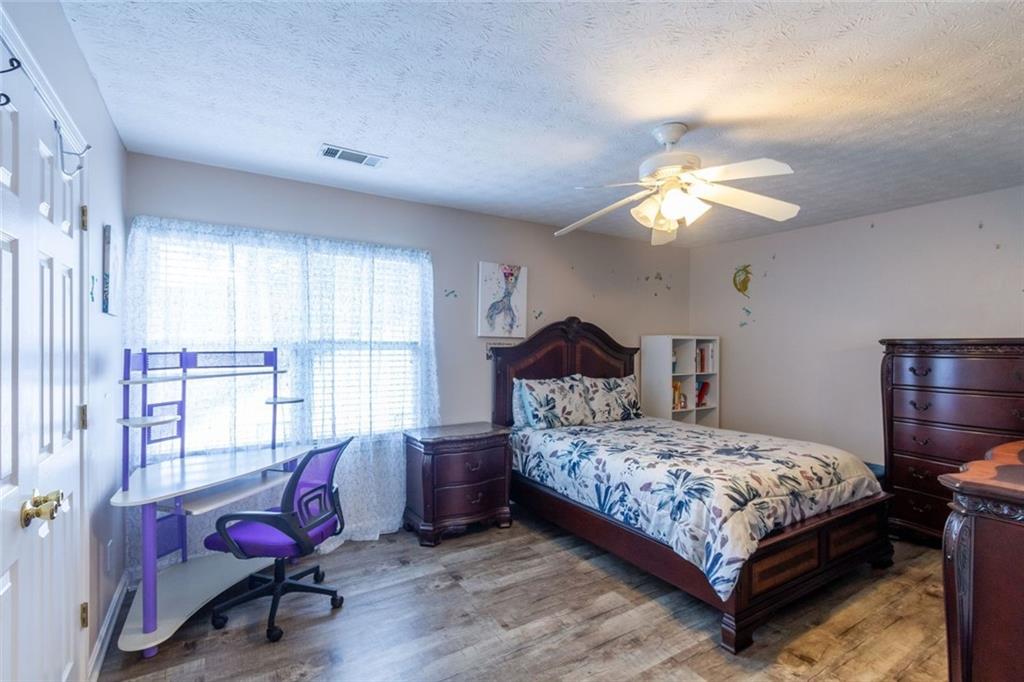 922 Heartwood Circle
