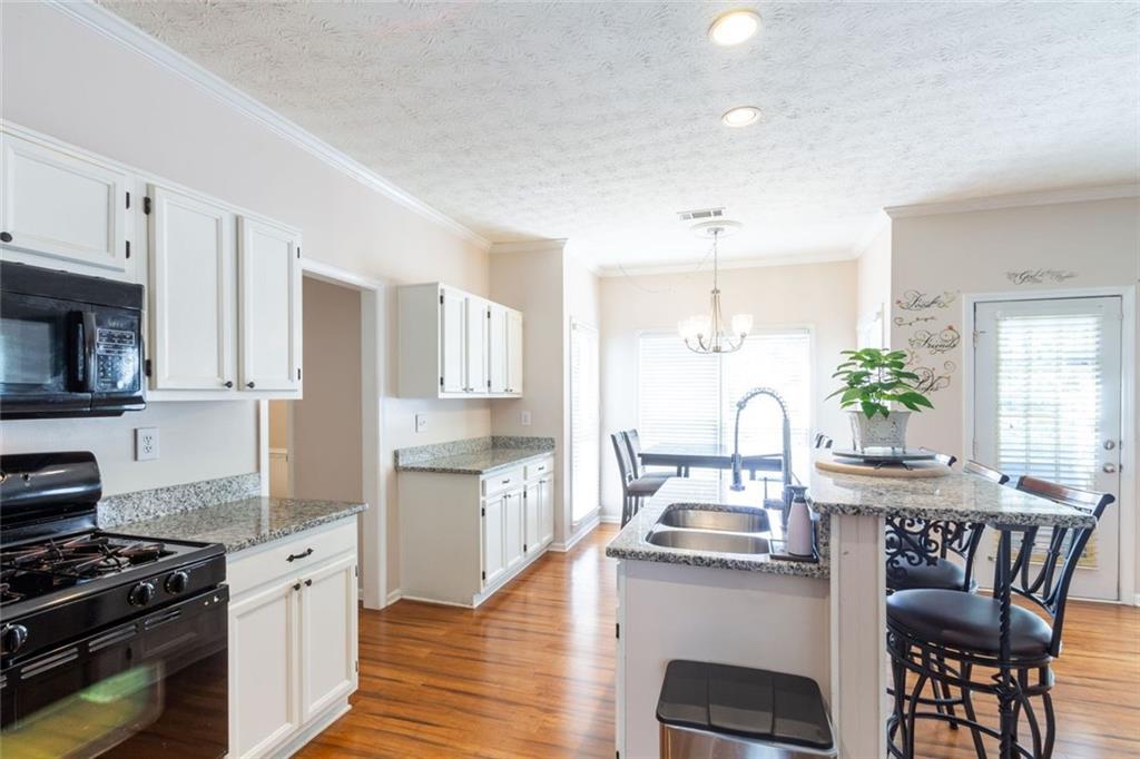 922 Heartwood Circle