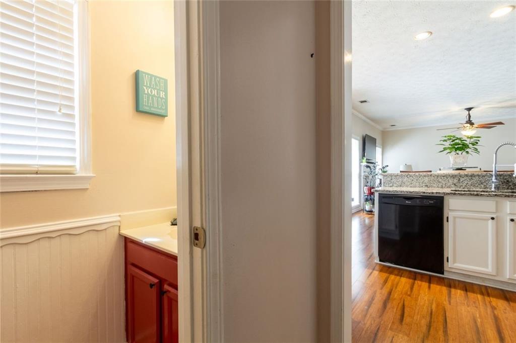 922 Heartwood Circle