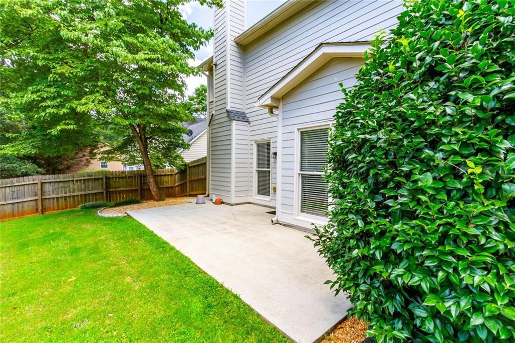 922 Heartwood Circle