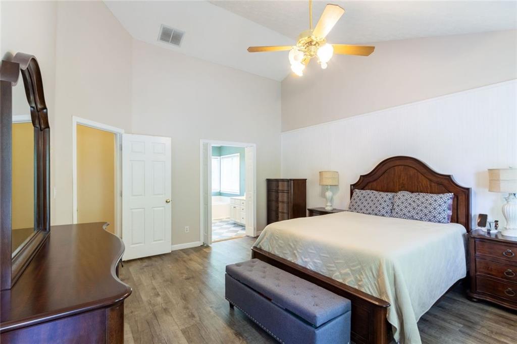 922 Heartwood Circle