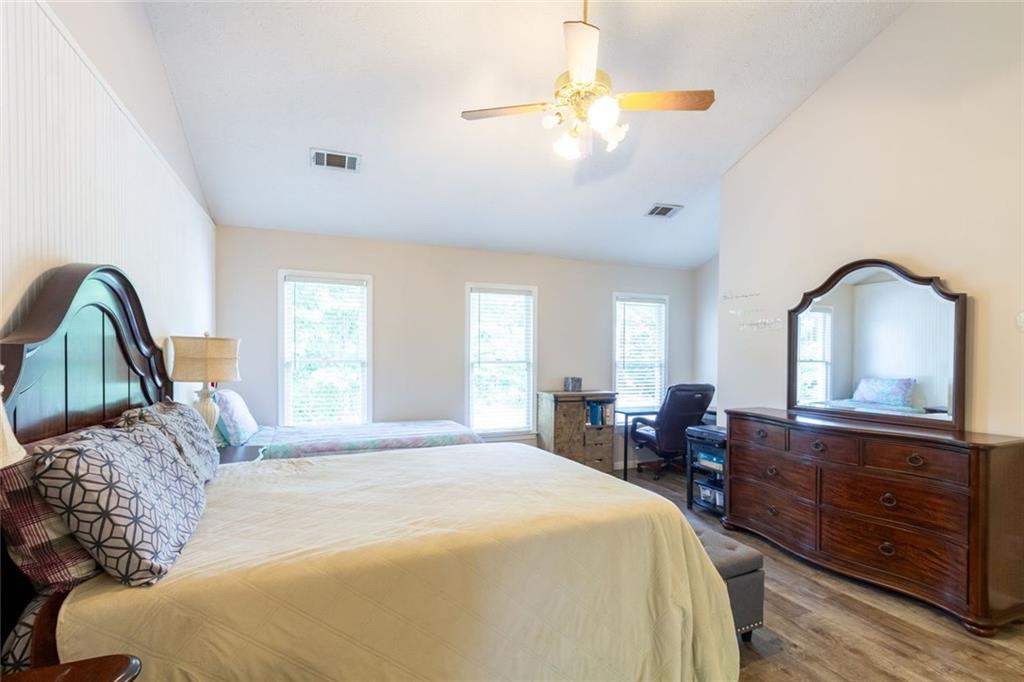 922 Heartwood Circle