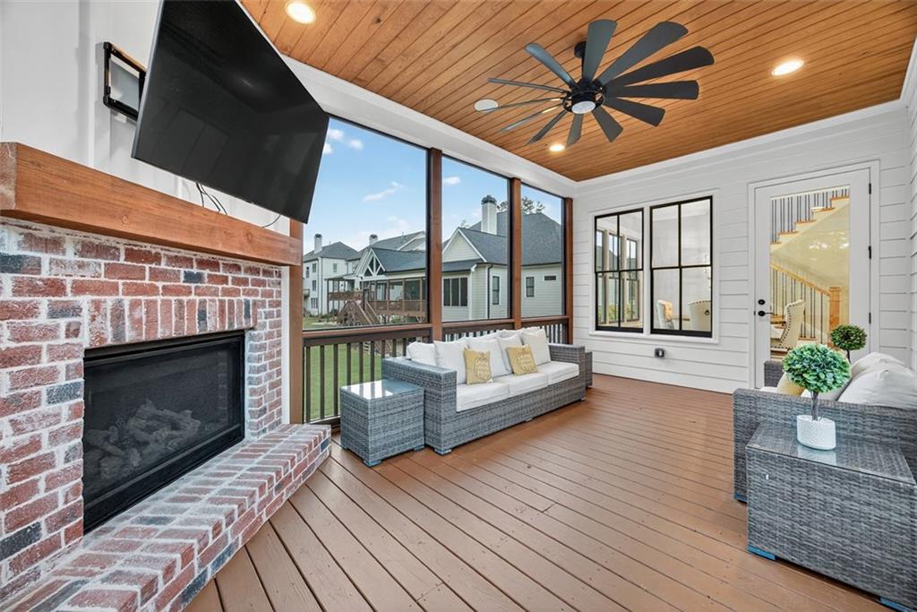 2200 Ellis Mountain Drive SW