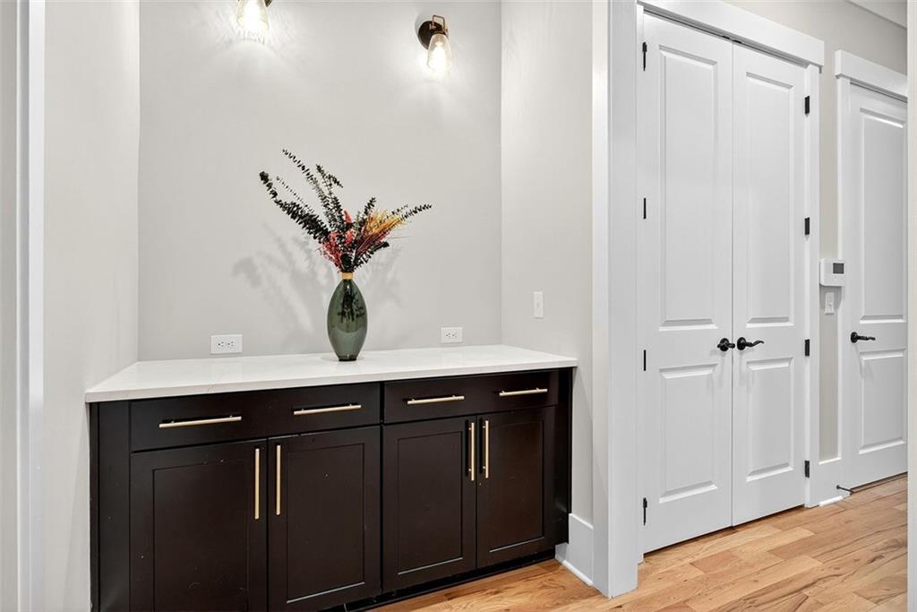 2200 Ellis Mountain Drive SW