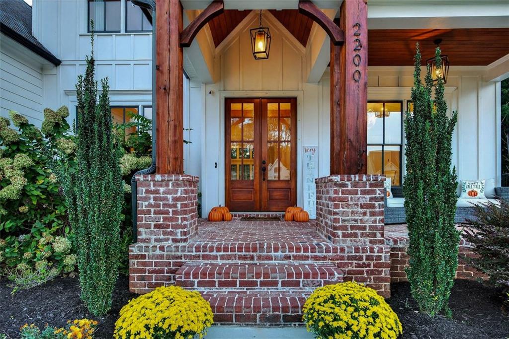 2200 Ellis Mountain Drive SW