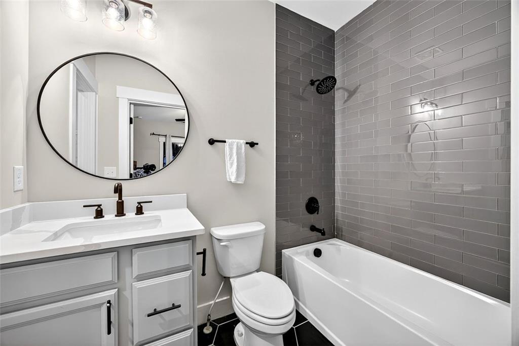 2200 Ellis Mountain Drive SW