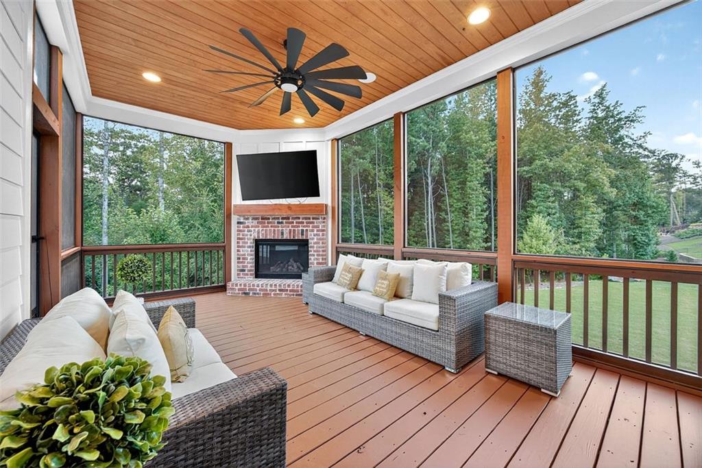 2200 Ellis Mountain Drive SW