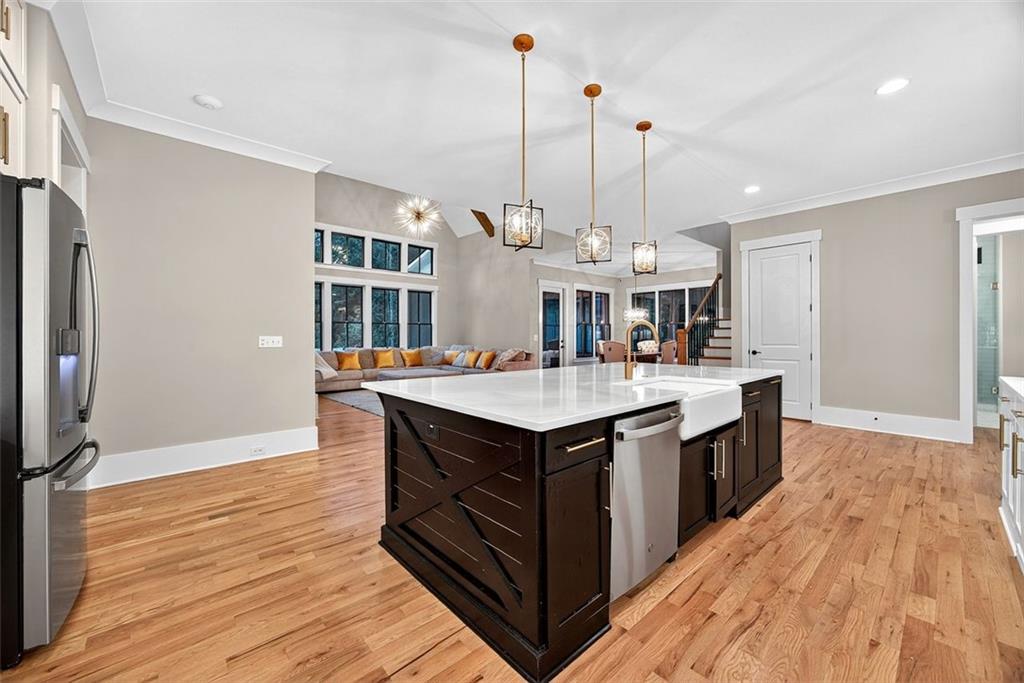 2200 Ellis Mountain Drive SW