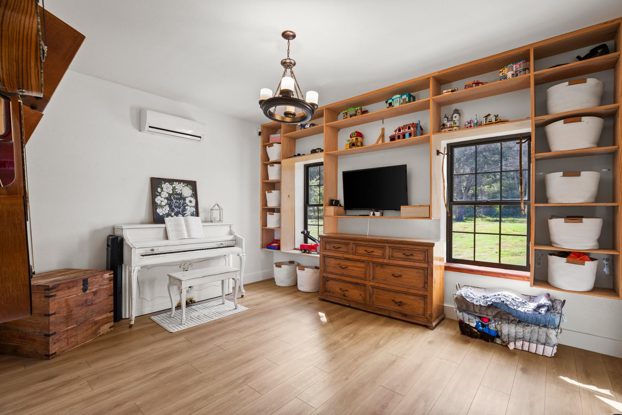 320 Pecan 3 BR