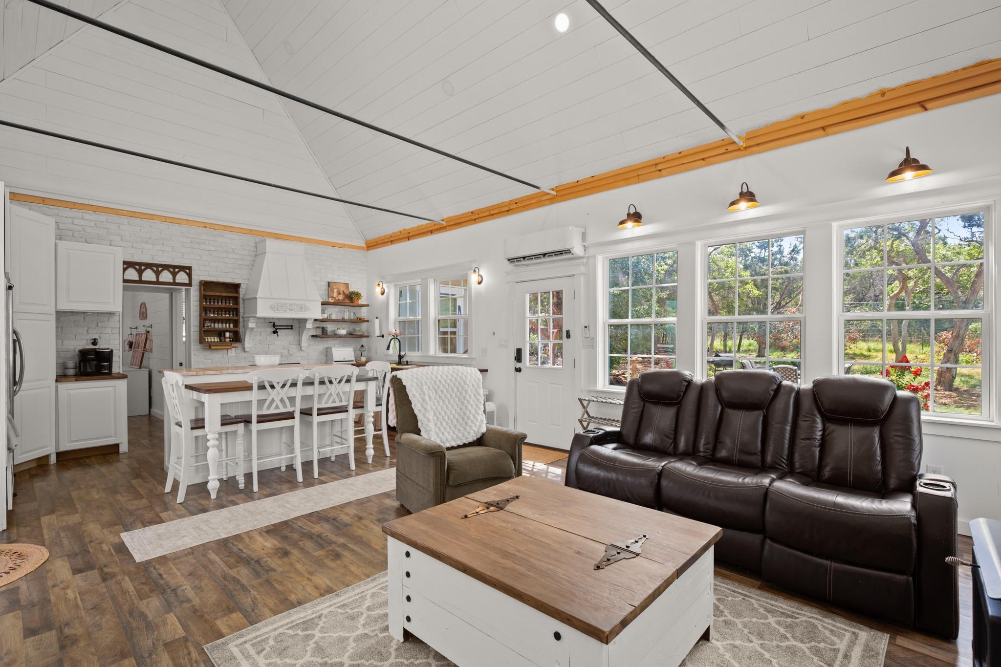 320 Pecan 3 BR