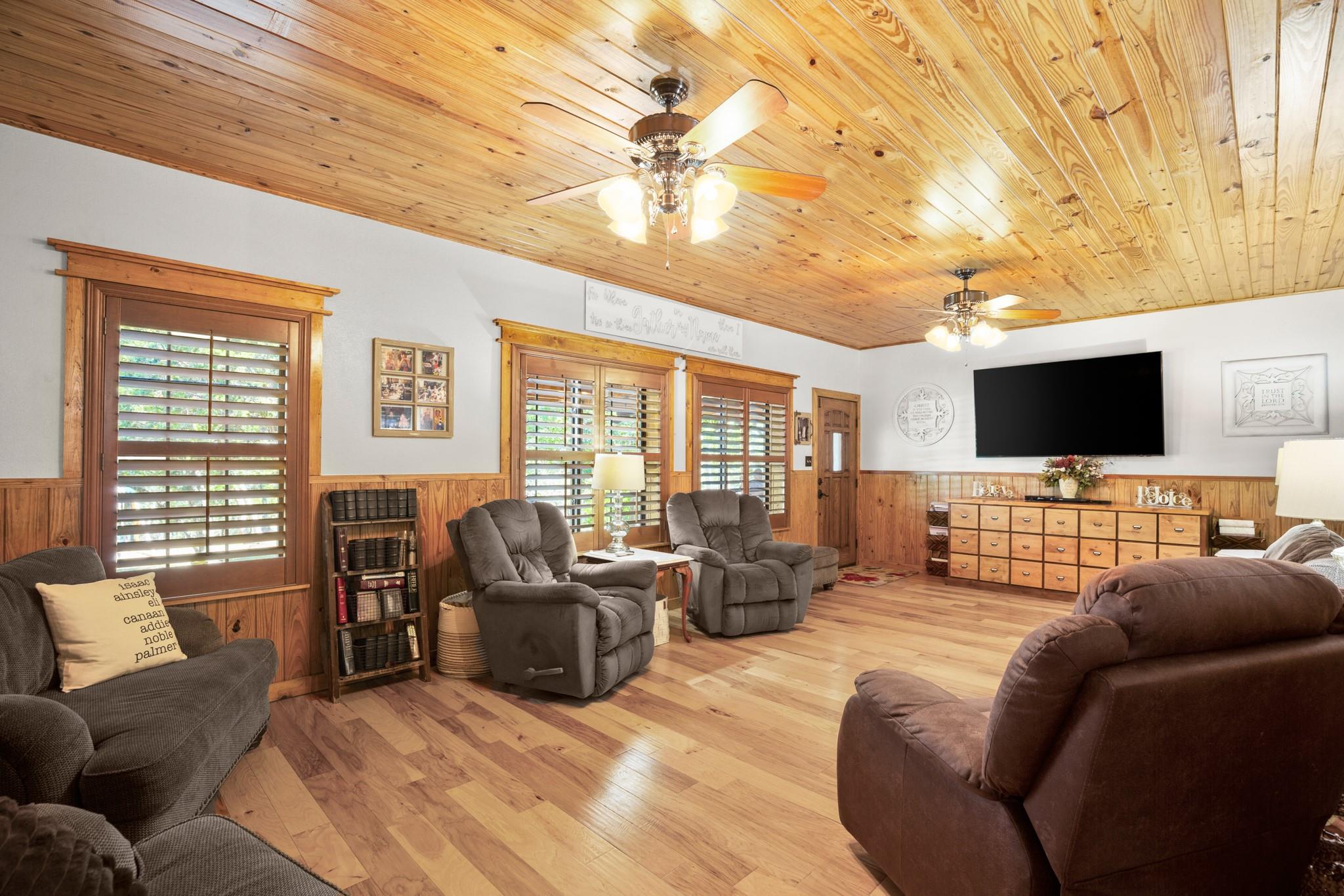 320 Pecan 3 BR