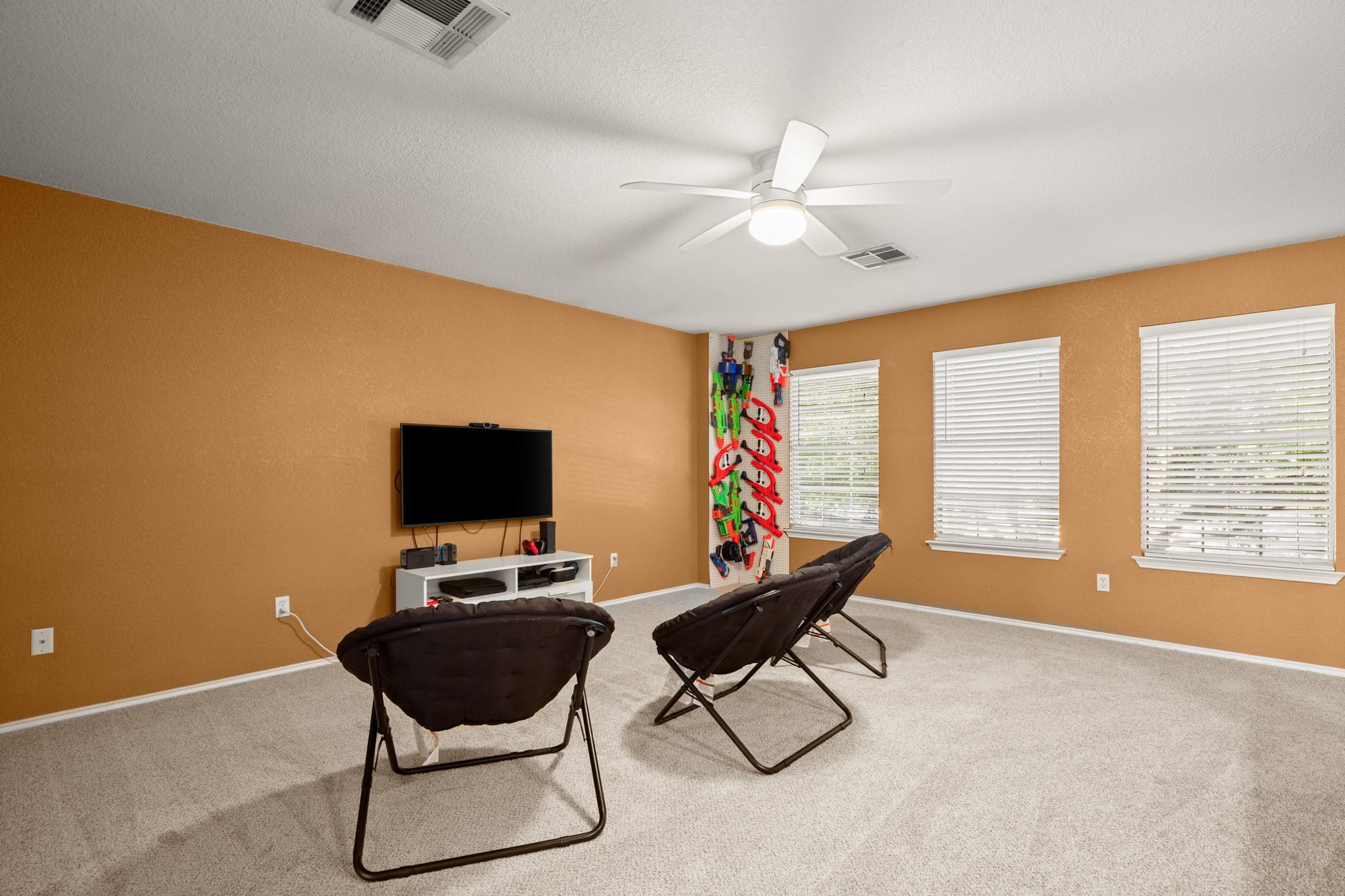 12305 Kelton DR