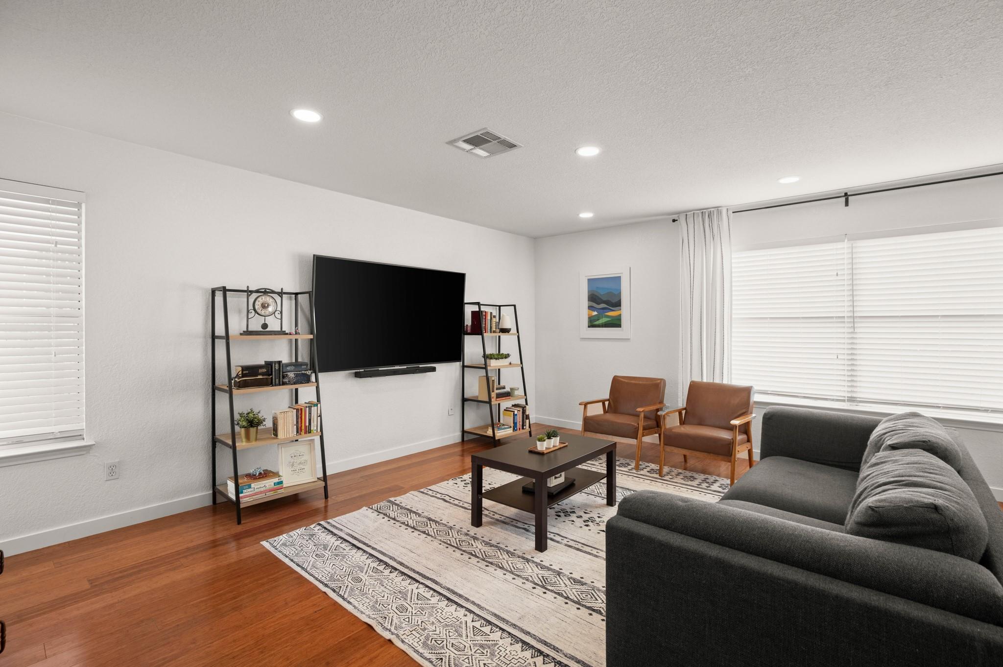 12305 Kelton DR