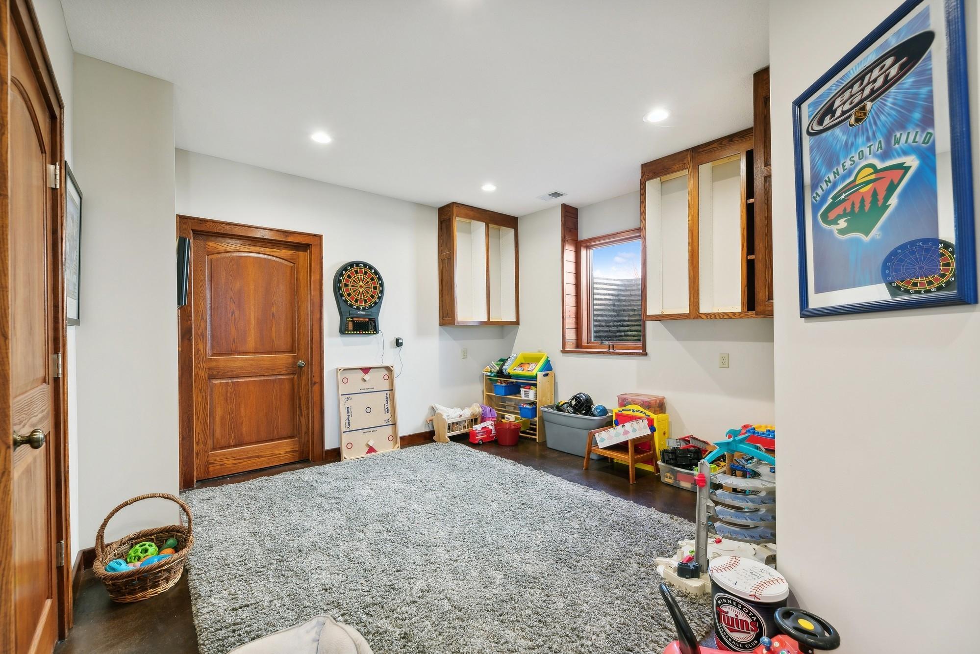 7521 163rd Avenue NW