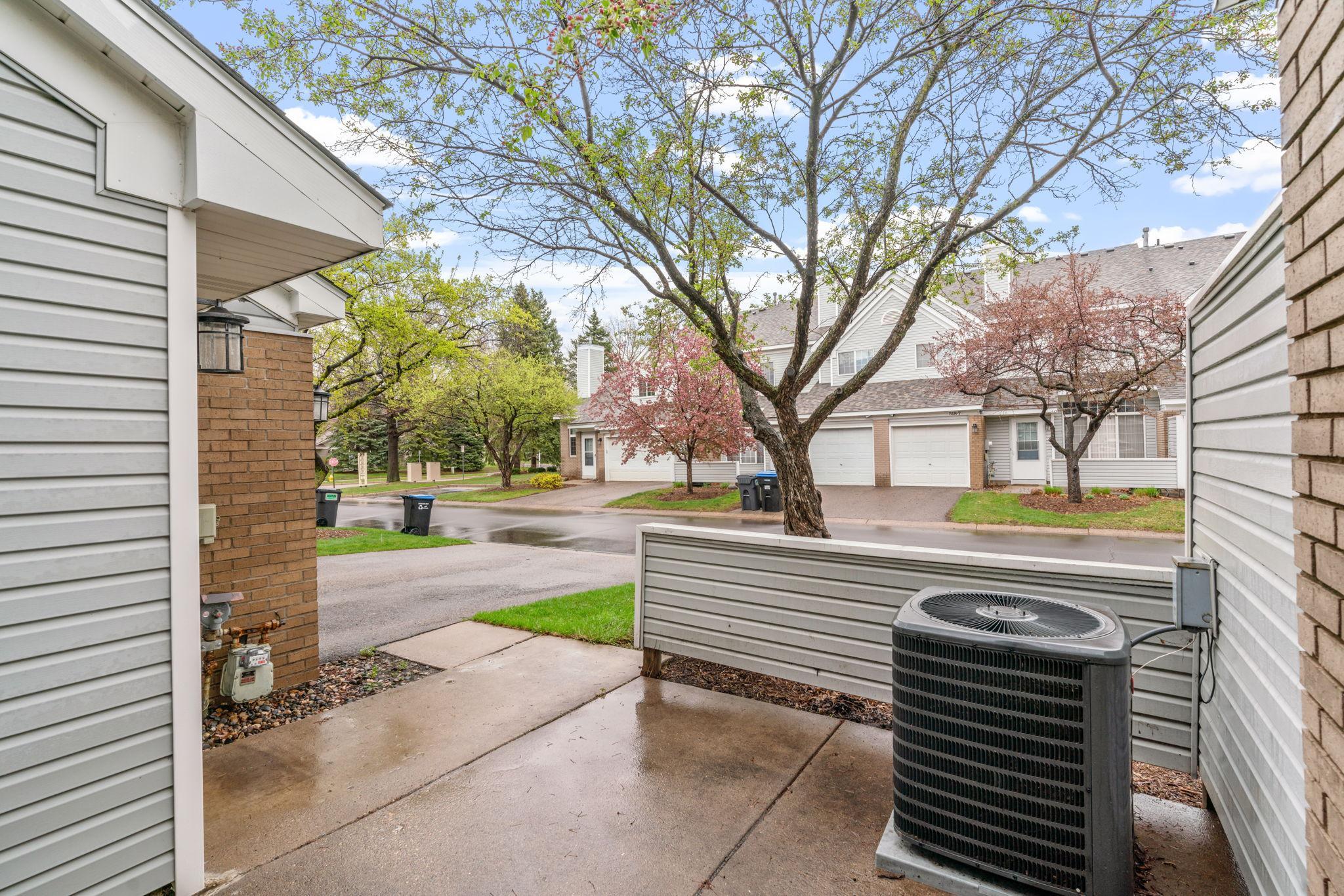 526 Lovell Avenue Unit: 2