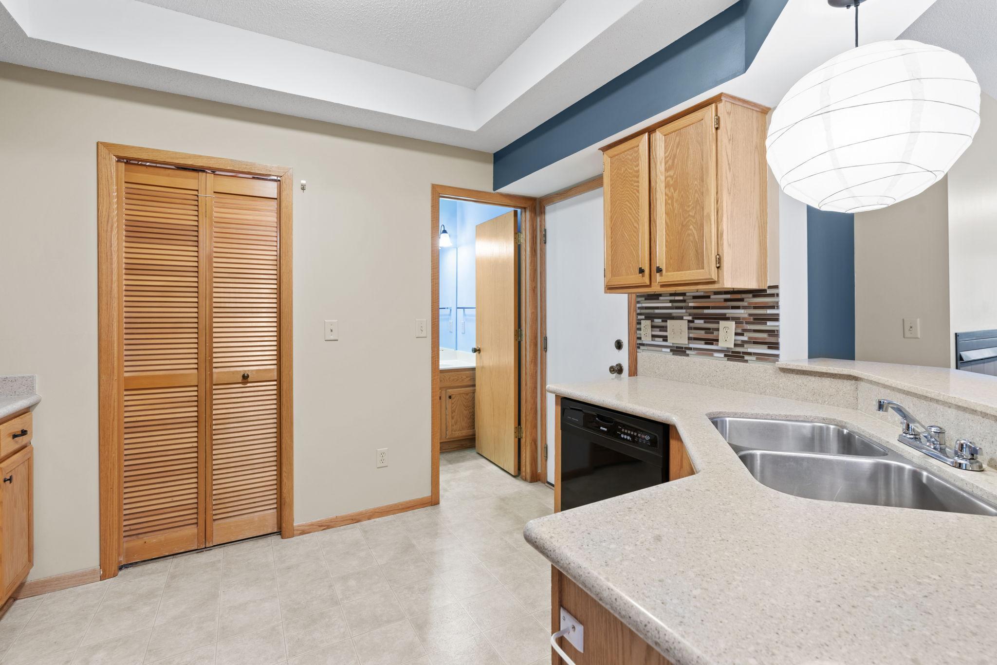 526 Lovell Avenue Unit: 2