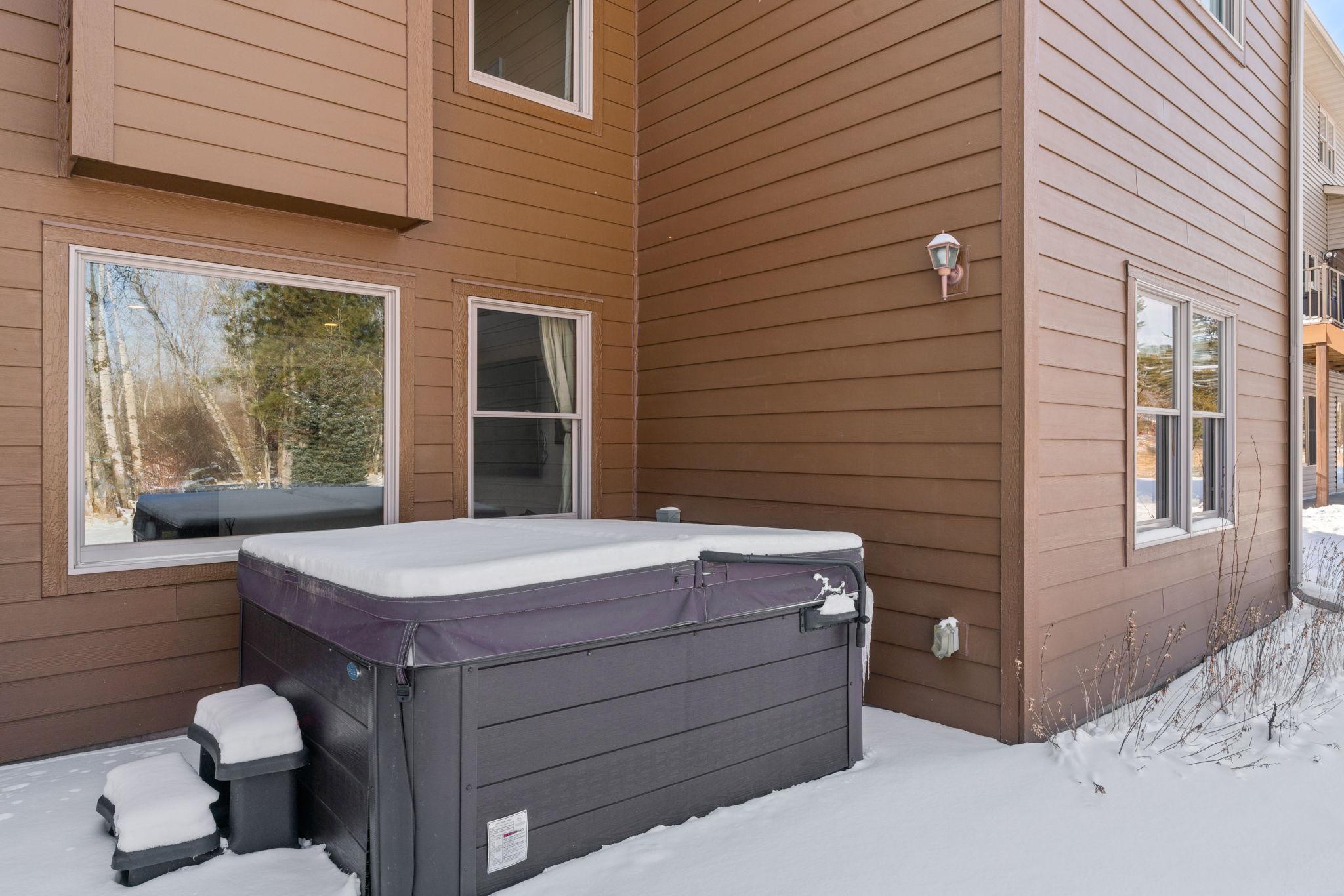 7521 163rd Avenue NW