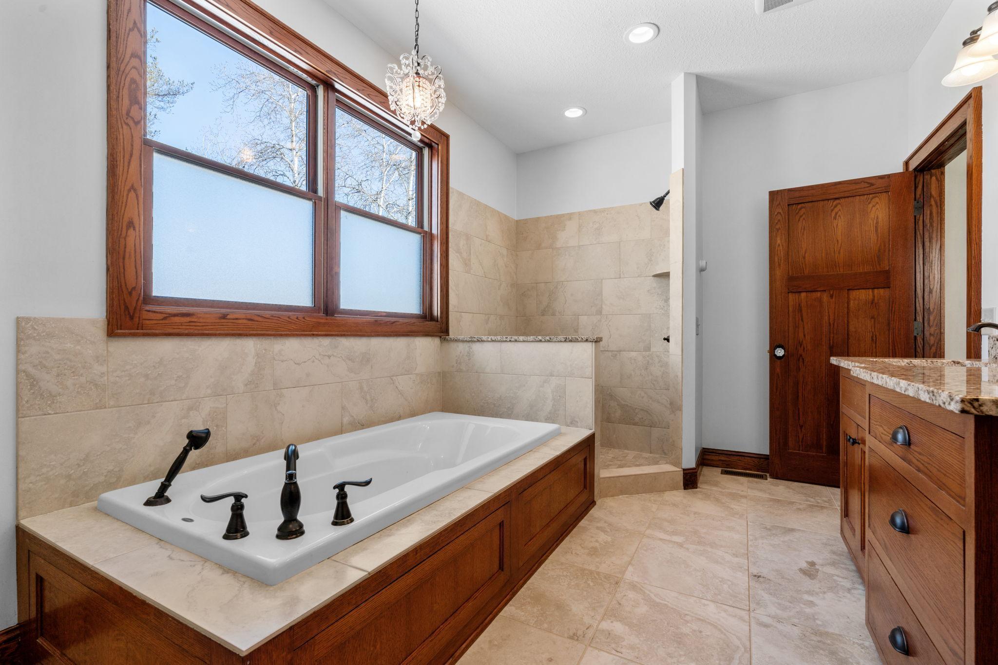 7521 163rd Avenue NW