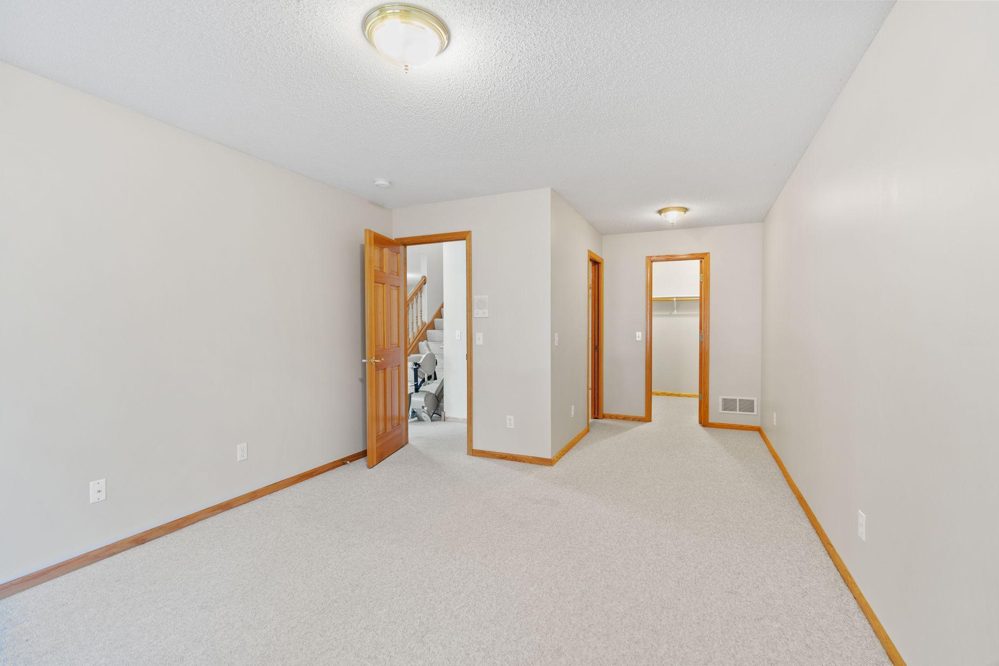 1050 Westcliff Curve