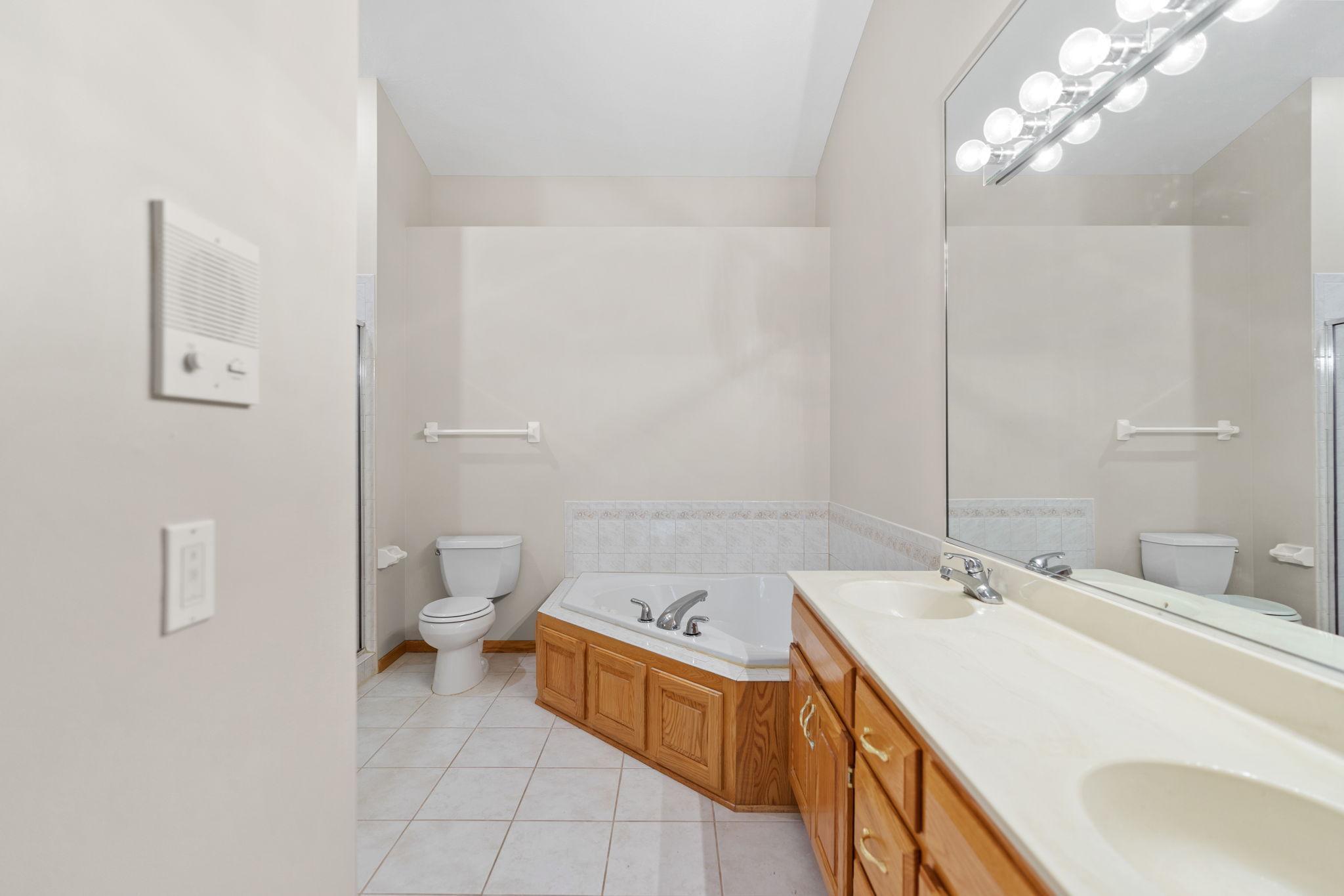 1050 Westcliff Curve