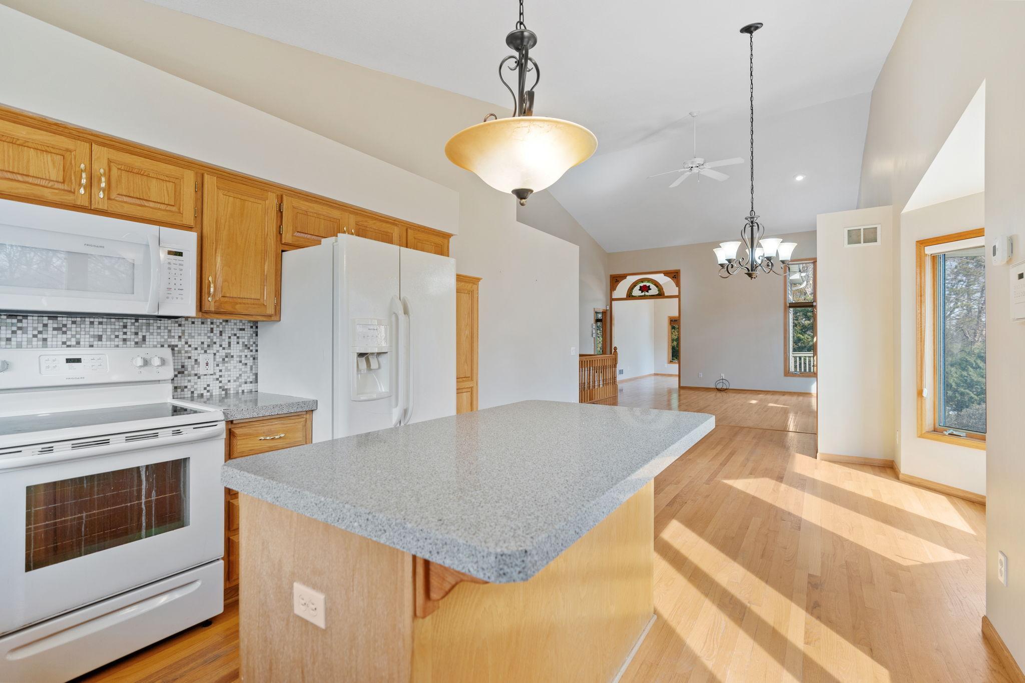 1050 Westcliff Curve