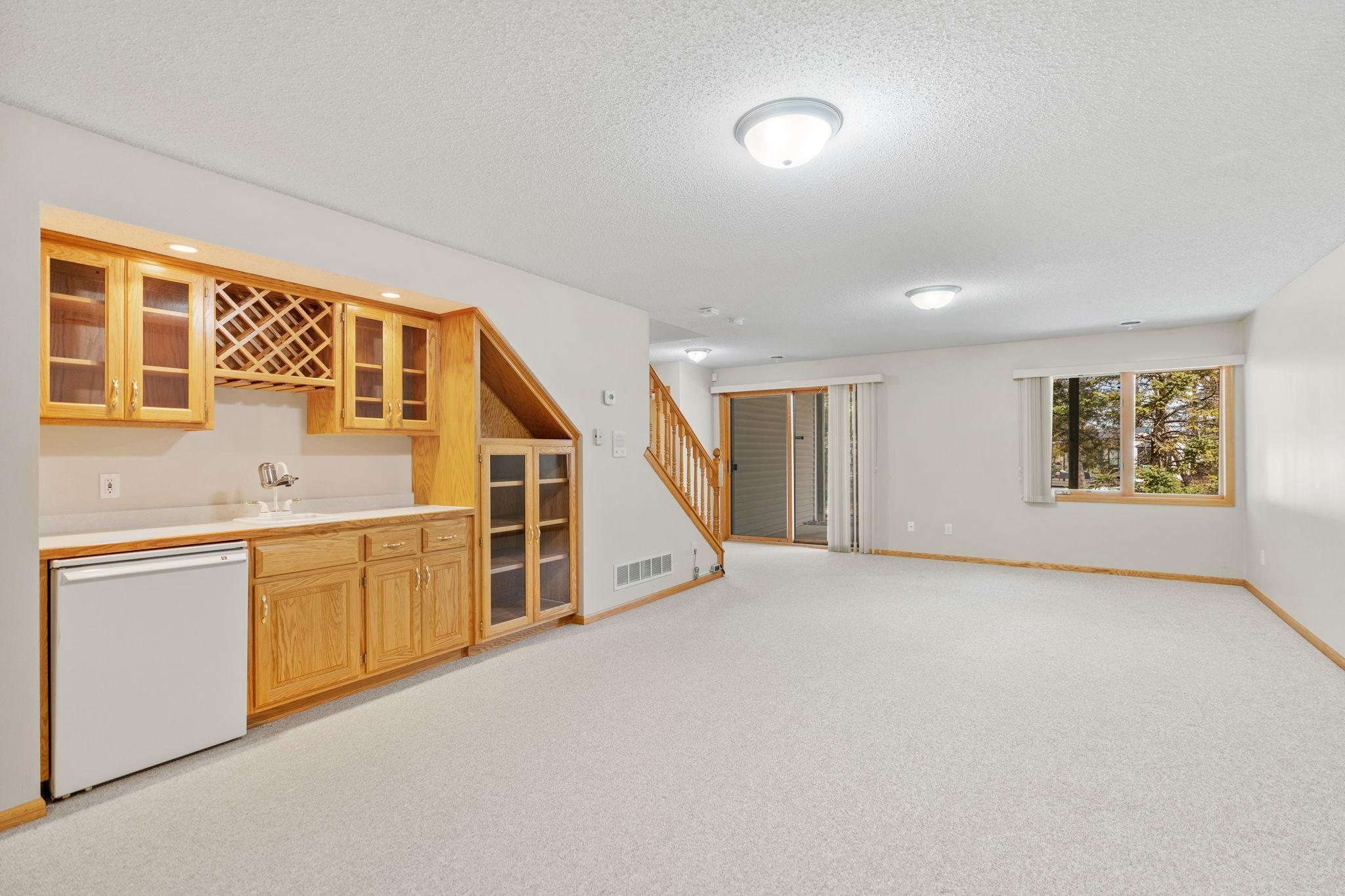 1050 Westcliff Curve