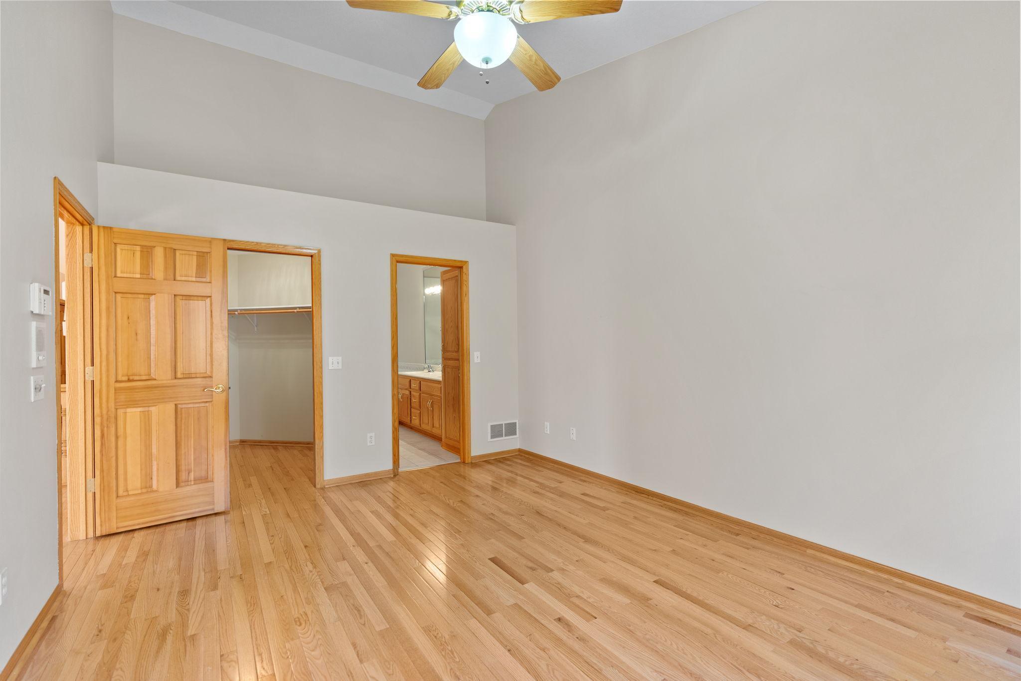 1050 Westcliff Curve