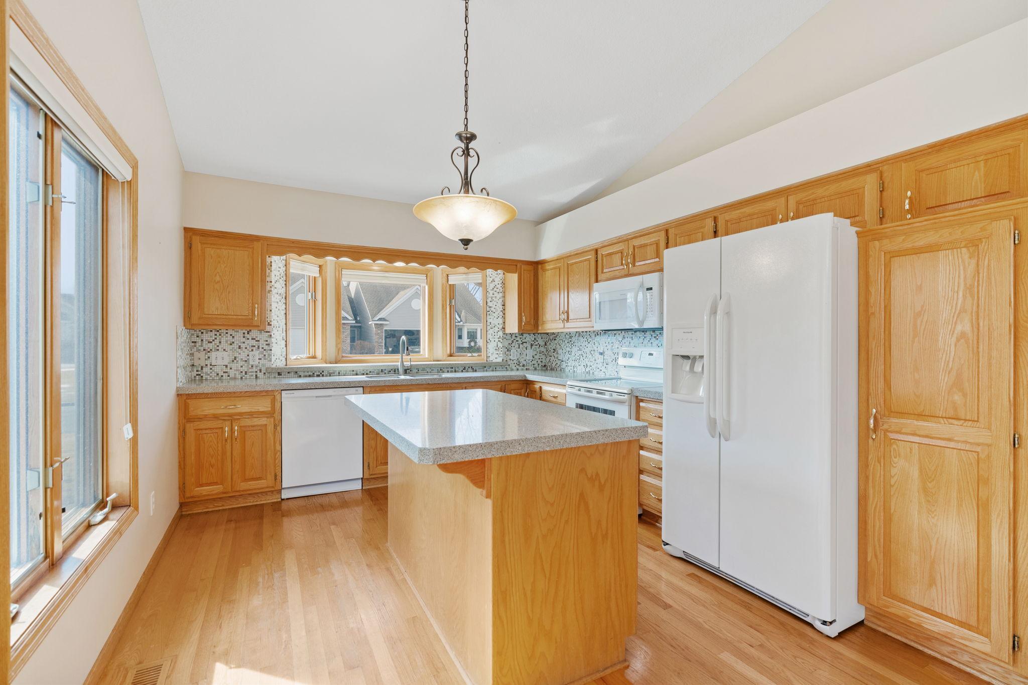 1050 Westcliff Curve