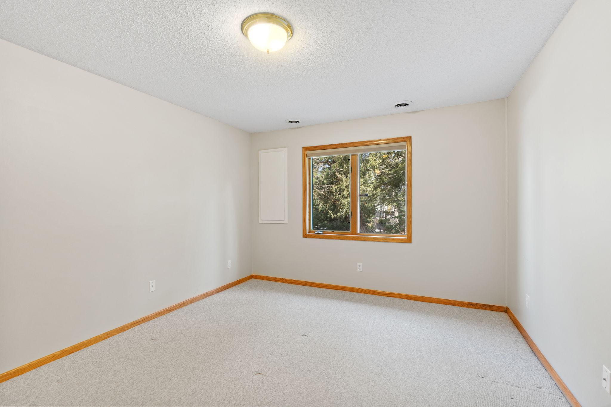 1050 Westcliff Curve