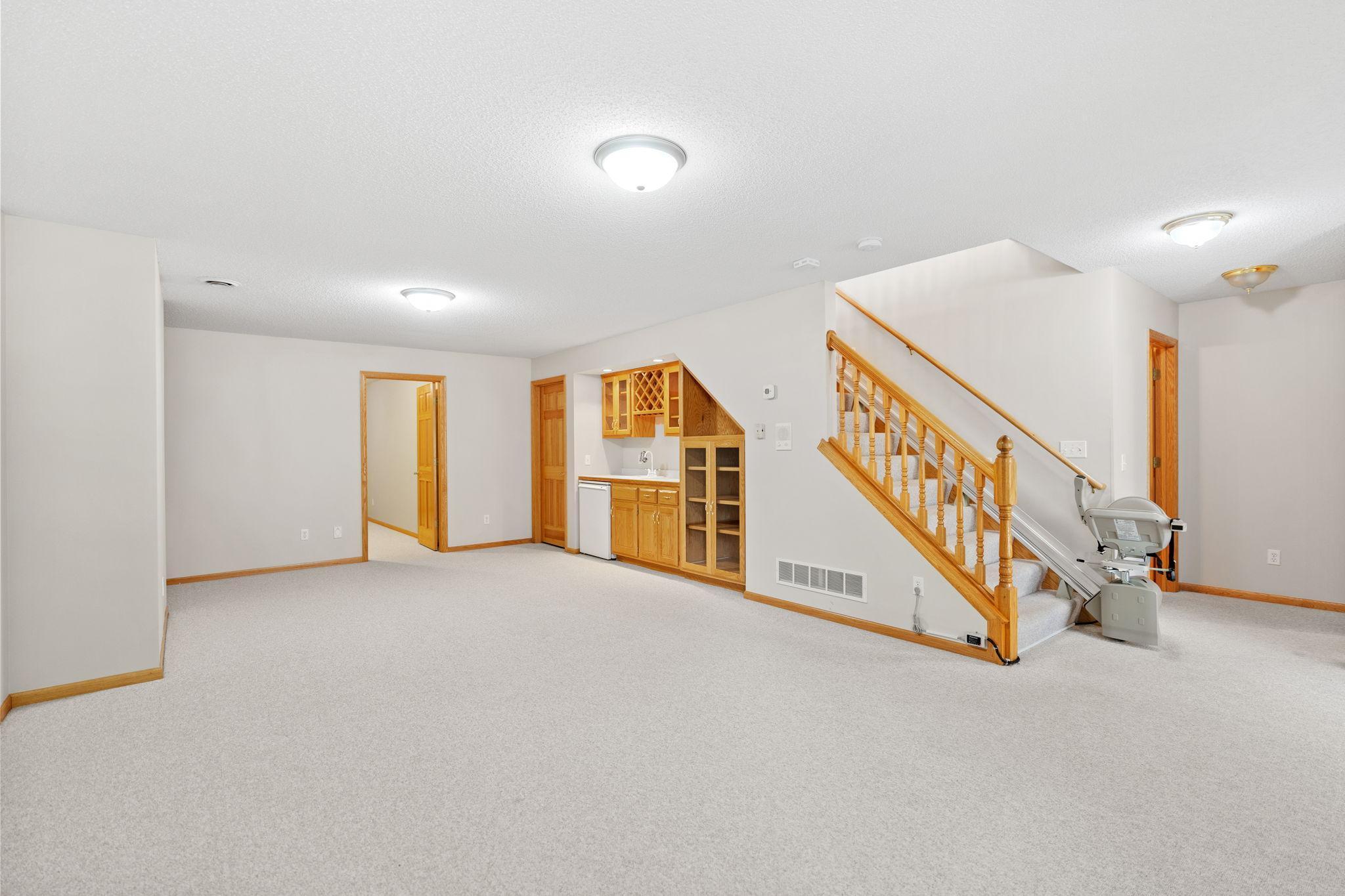 1050 Westcliff Curve