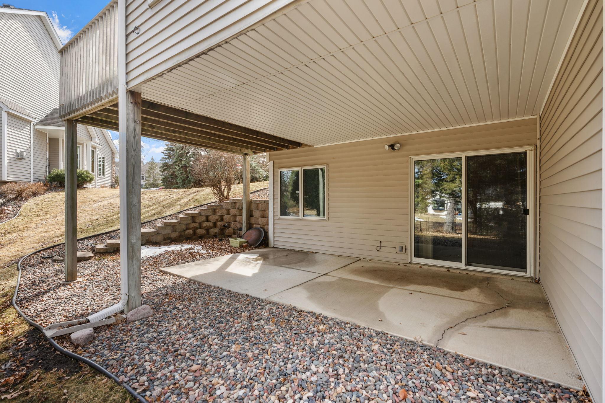 1050 Westcliff Curve