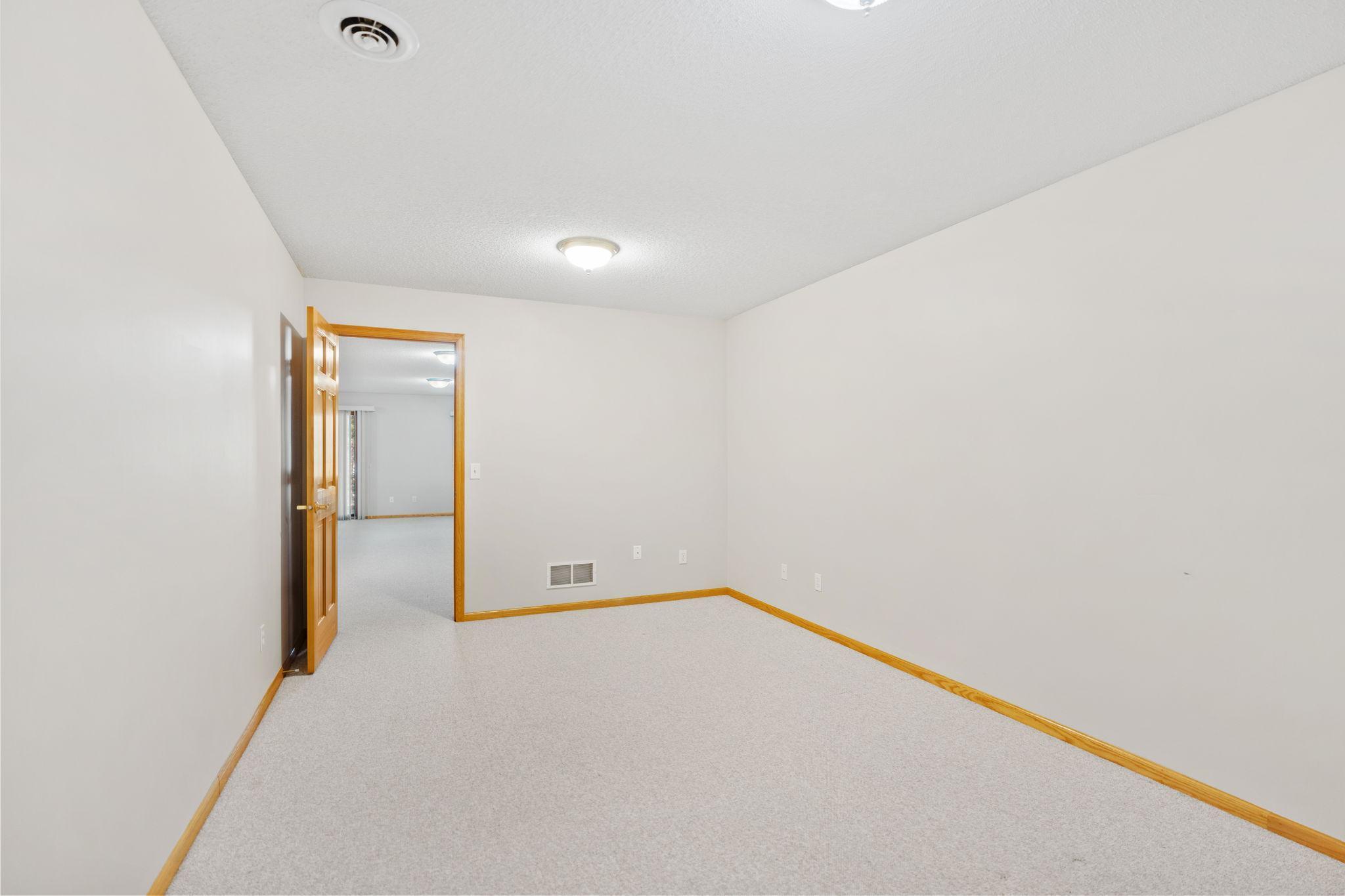 1050 Westcliff Curve