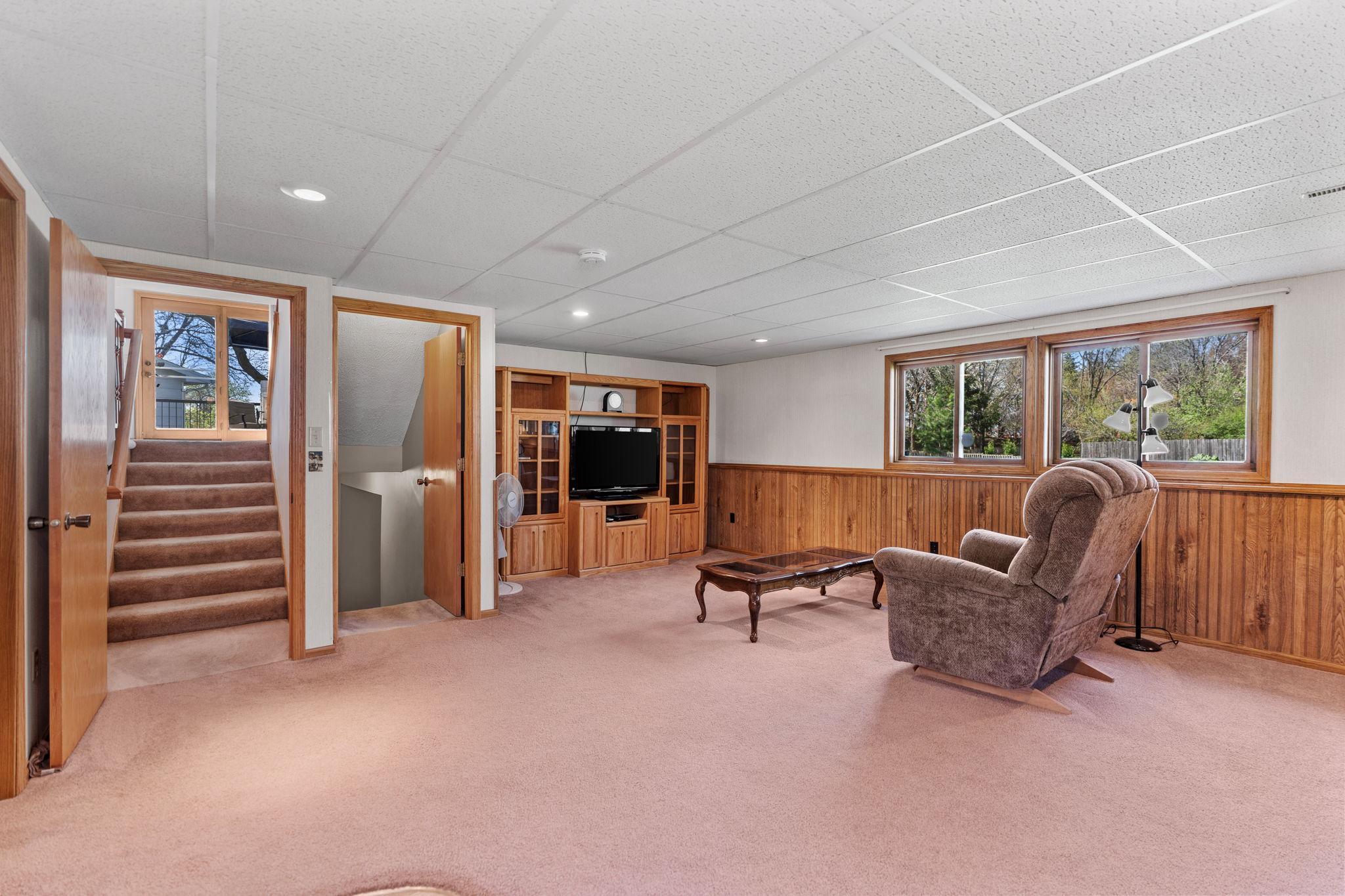 14389 Eveleth Avenue