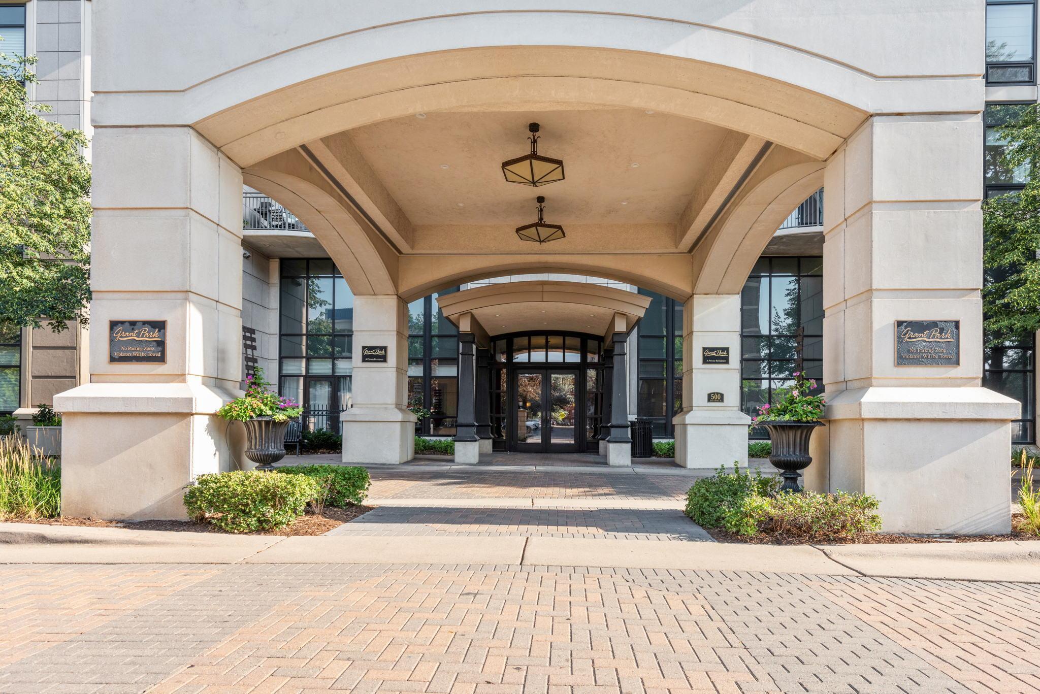 500 E Grant Street Unit: 2406