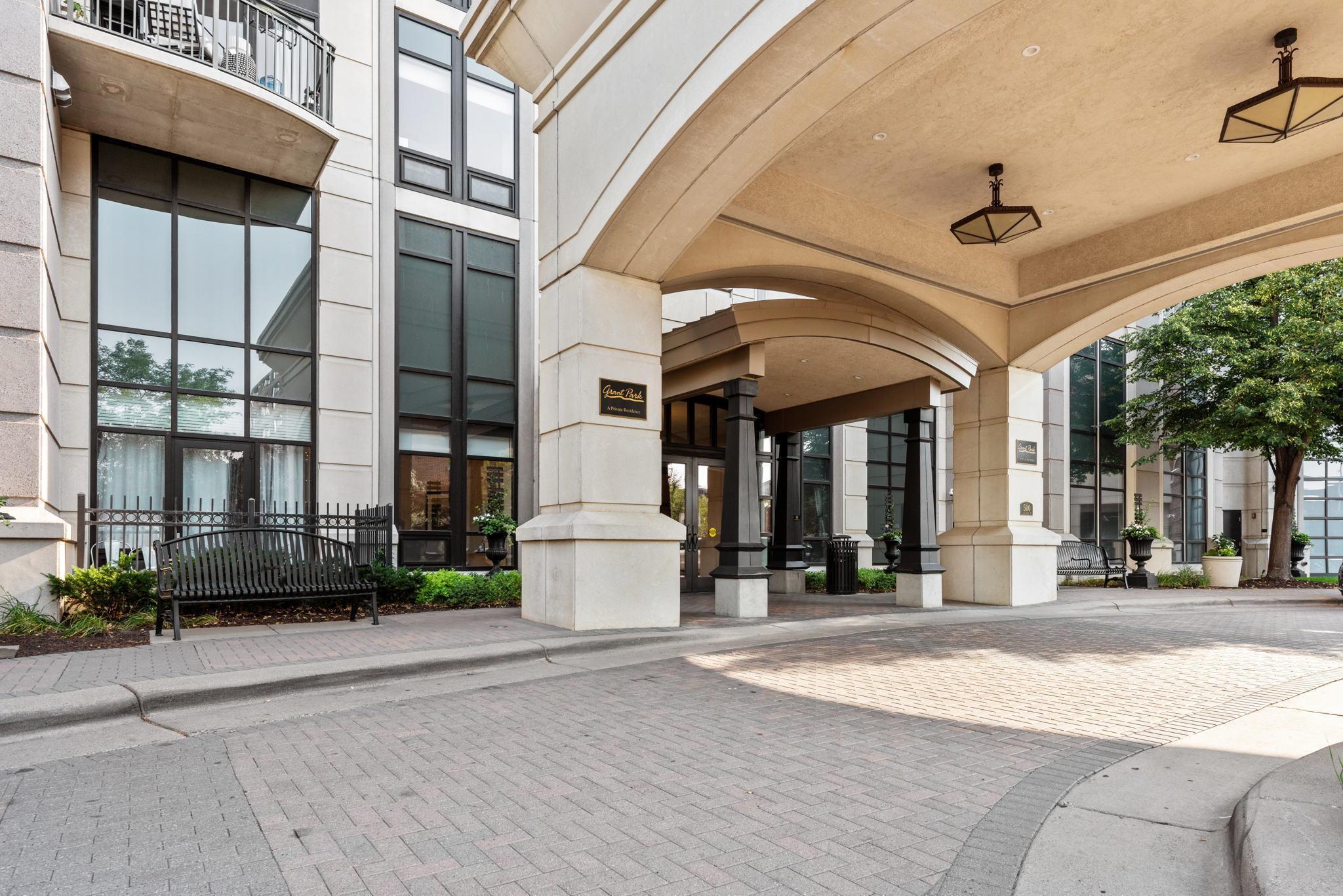 500 E Grant Street Unit: 2406