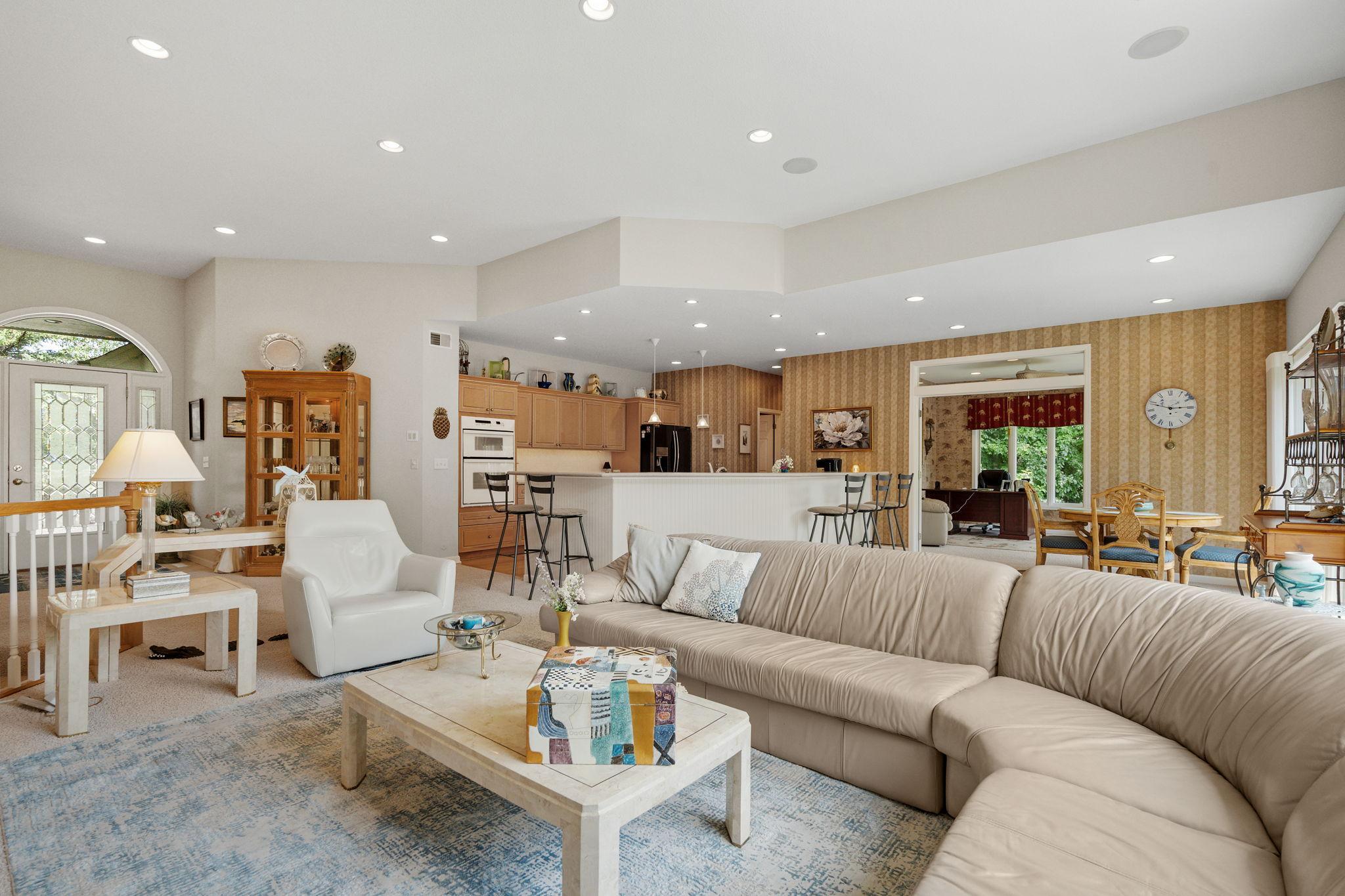 15183 Wayzata Boulevard