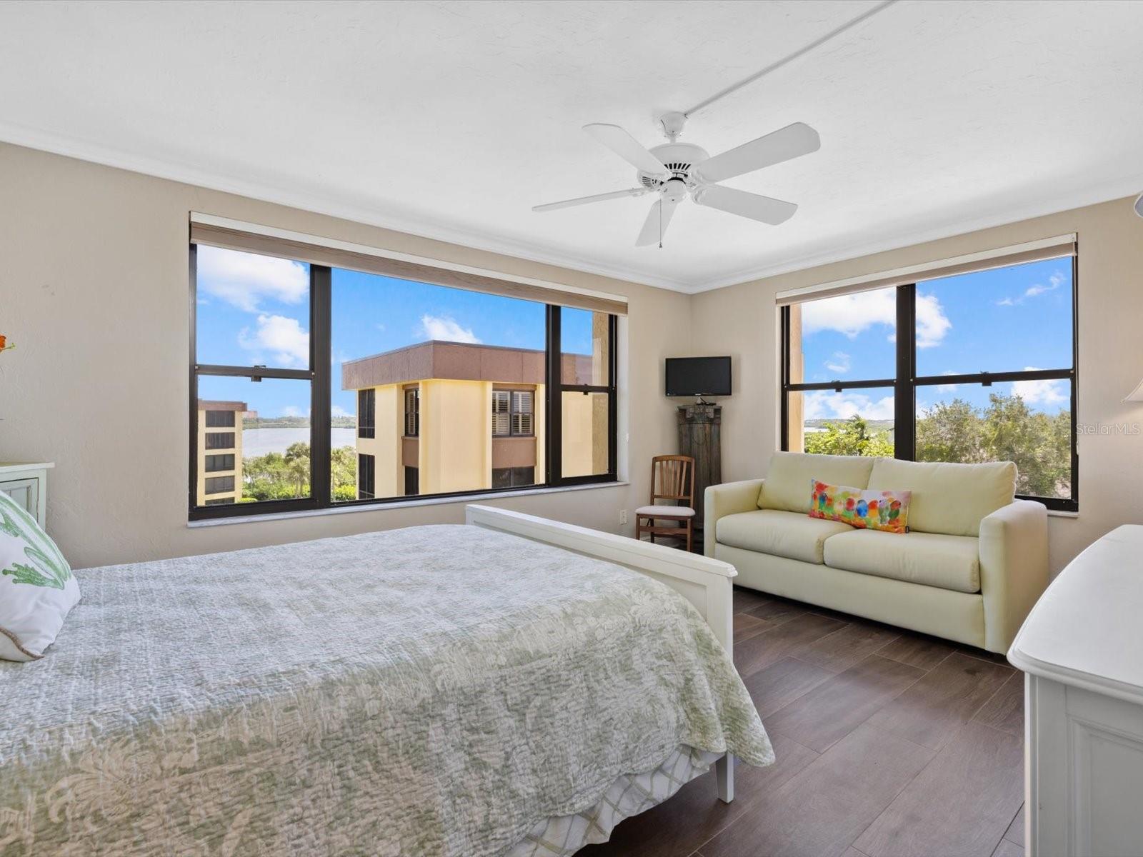 8773 MIDNIGHT PASS RD #506G