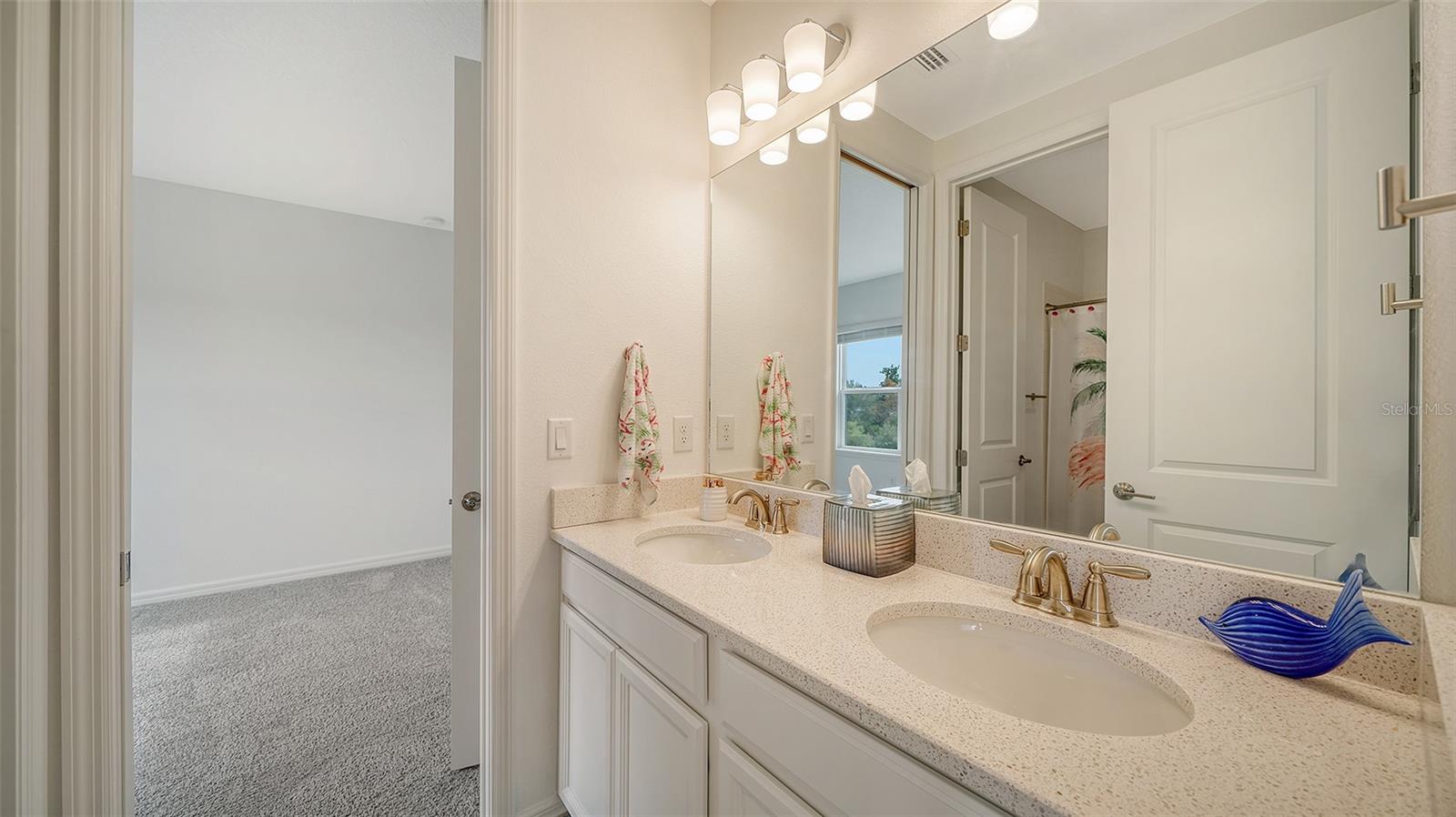 15320 SHADY PALMS LN