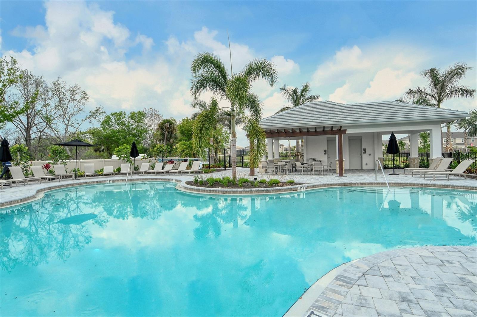 15320 SHADY PALMS LN