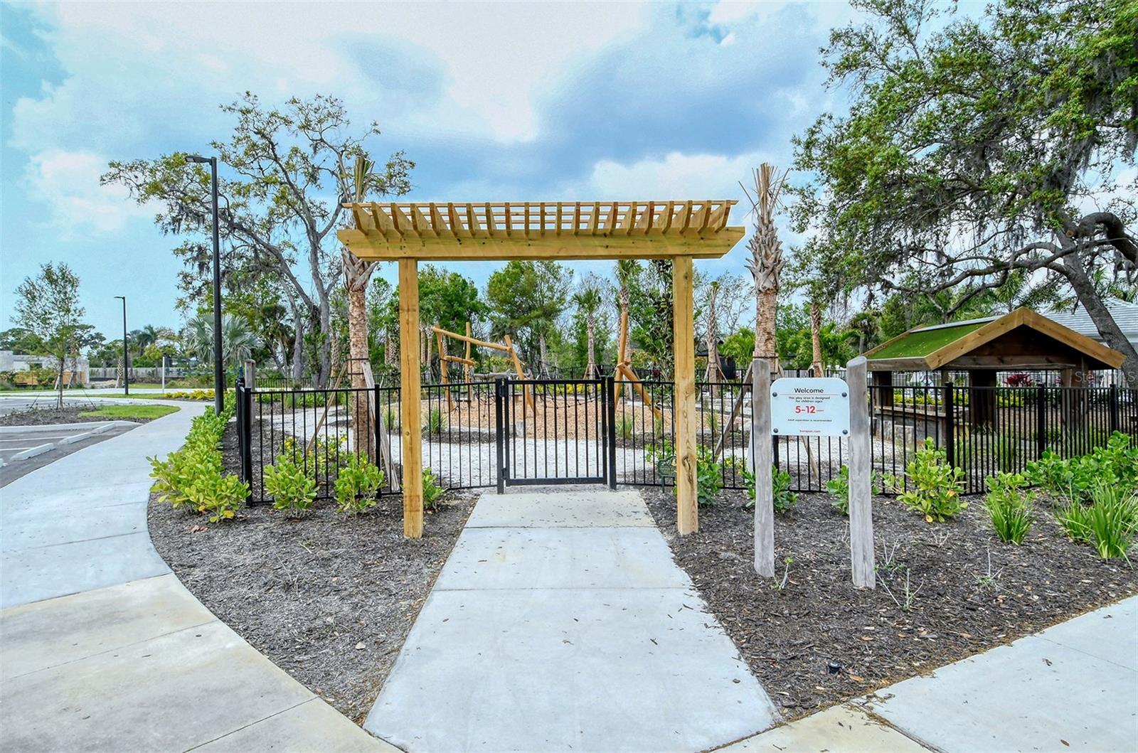 15320 SHADY PALMS LN